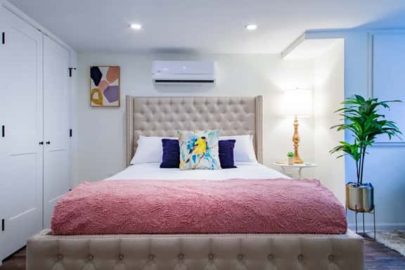 LUXE 1-BR STUDIO SPACE / Desirable Location + Well-equipped - Image 1