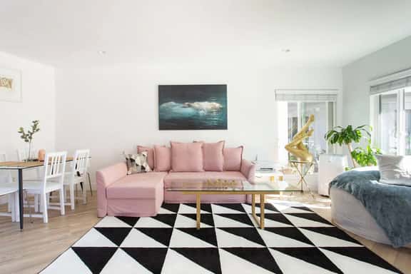 Chic & Comfortable Art & Design Apartments near LAX & Beaches - Image 1