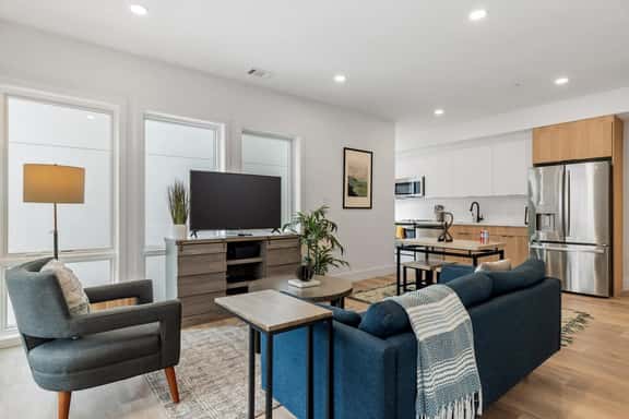NoMa Convenience, 2-BR Near Metro, Union Market - Image 1