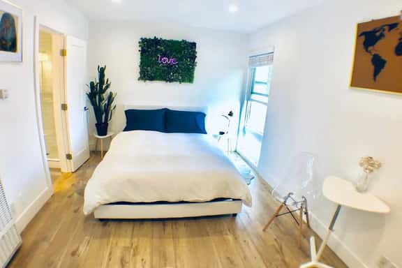 ARTBNB // romantic // SURF // studio // POOL // business // NEW - Image 1