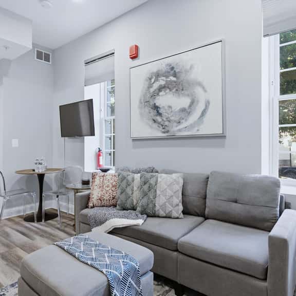 Modern Capitol Hill Stay, Eastern Market METRO - Image 1