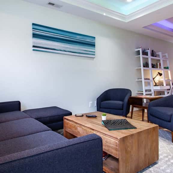 MODERN HOME NEAR CAPITOL HILL - Walk to METRO subway - Image 1
