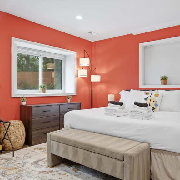 Family-Friendly Suite - Springfield METRO - Image 1