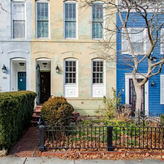Heart of Capitol Hill Row House, Luxury & Location - Image 1