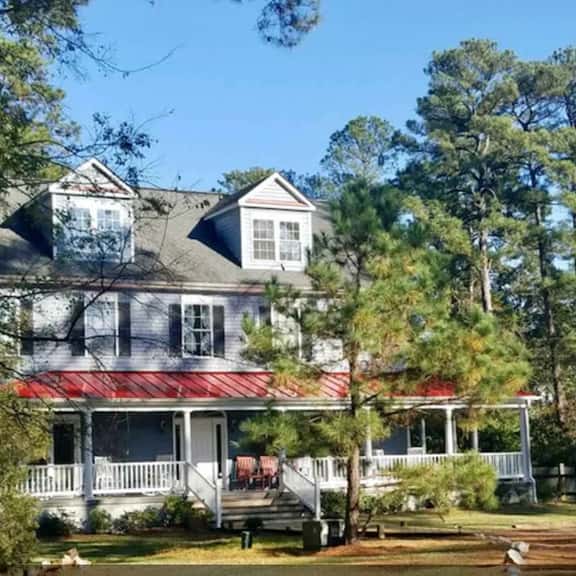 Chesapeake Waterfront - 7BR,5BA - Beach, Pool, Dock - Image 1