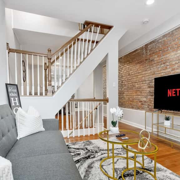 Charm City Homestay in Washington Village - Image 1