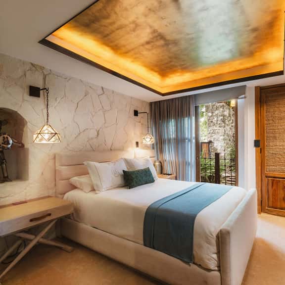 Casa Laja Boutique Hotel - King Suite Near Centro - Image 1