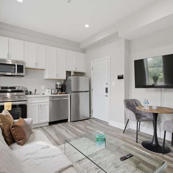 Historic Capitol Hill Apt Near Metro + Laundry - Image 1