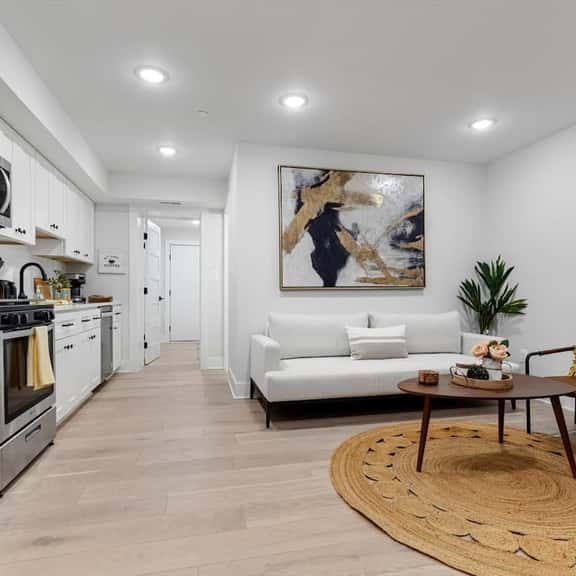 Excellent 2-BR Condo in Hip Area of DC - Image 1
