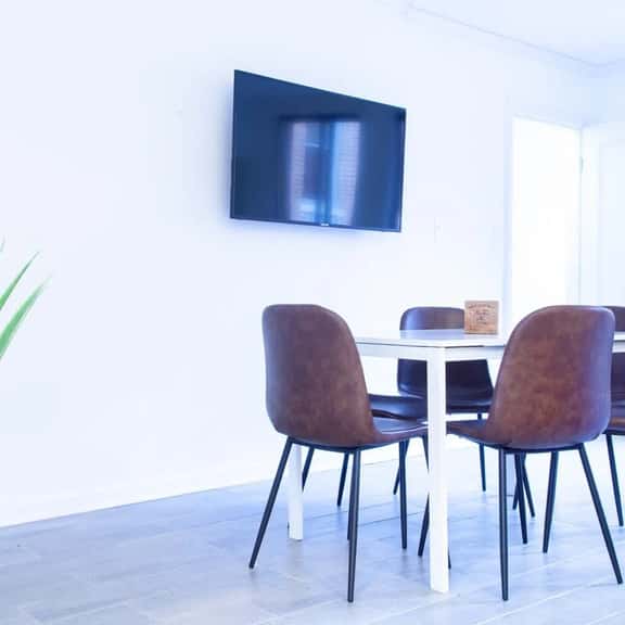 Stunning 2-UNIT Rental // Only STEPS Away from The White House - Image 1
