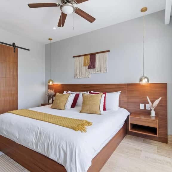 Stylish King Condo Near Beach & 5th Ave - Zazil Ha - Image 1