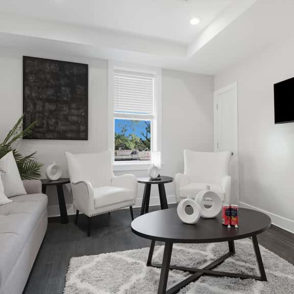 Bright 2BR Apt - Near METRO & Rock Creek Park - Image 1