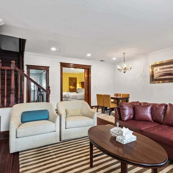Spacious 4BR DC Townhouse with Free Parking - Image 1