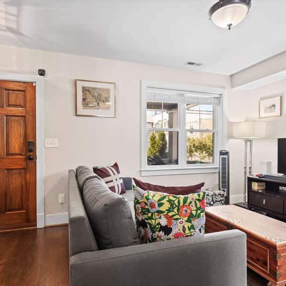 Entire 3-BR Row House in Peaceful Kingman Park DC - Image 1
