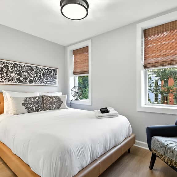 Capitol Hill Retreat Modern 2BR - Image 1