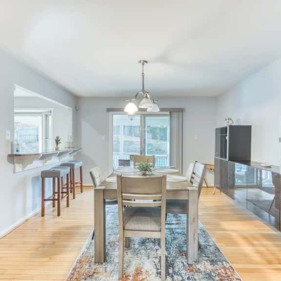 3BR Modern Home with Pool & Sunroom - National Harbor - Image 1