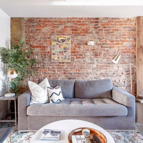 Downtown Living in Designer Townhouse with Rooftop Deck - Image 1