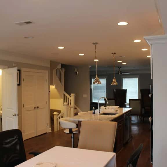 Patricia-2 Condo Homes Sleeps 14 w/FREE Parking! - Image 1