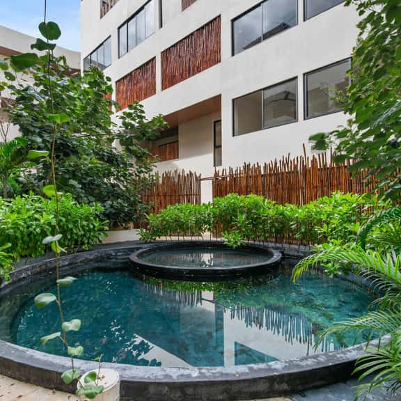 Penthouse with Rooftop Plunge Pool - Distant Ocean - Image 1
