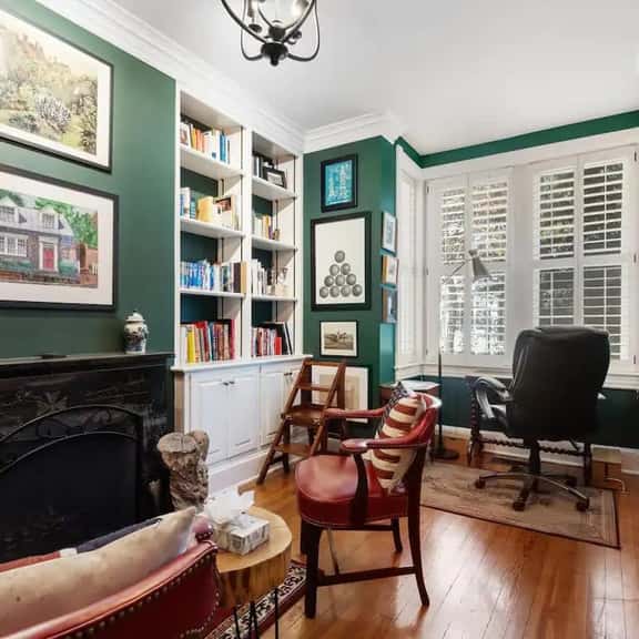 Quintessential Georgetown Homestay / Wisconsin Ave - Image 1