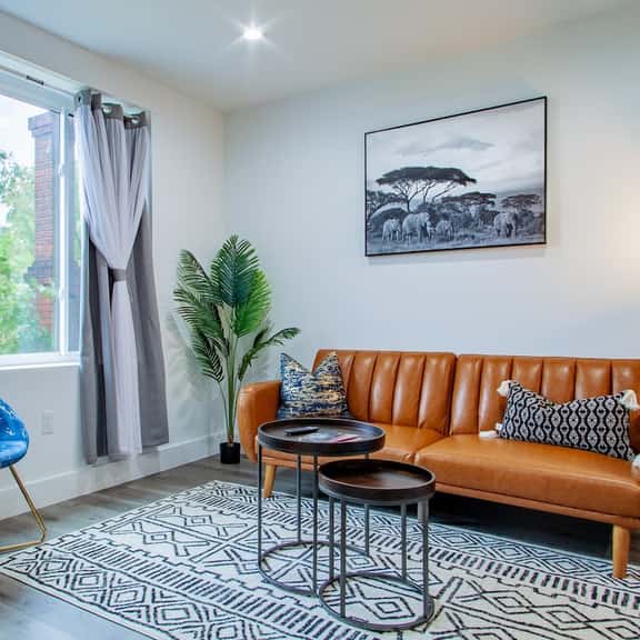 Relax 3Blocks near H St Corridor with 2-BR 2-Bath - Image 1