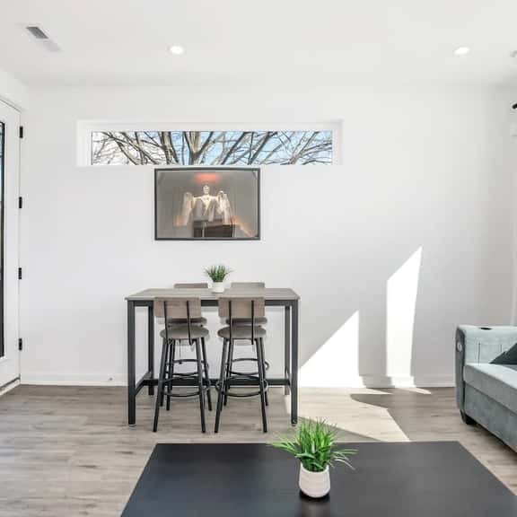 Hill East 1-BR Getaway / Lincoln Park + METRO - Image 1