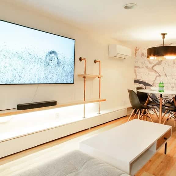 ✳ MODERN & SPACIOUS 1-BR ✳ SUBWAY // SHOPPING - Image 1