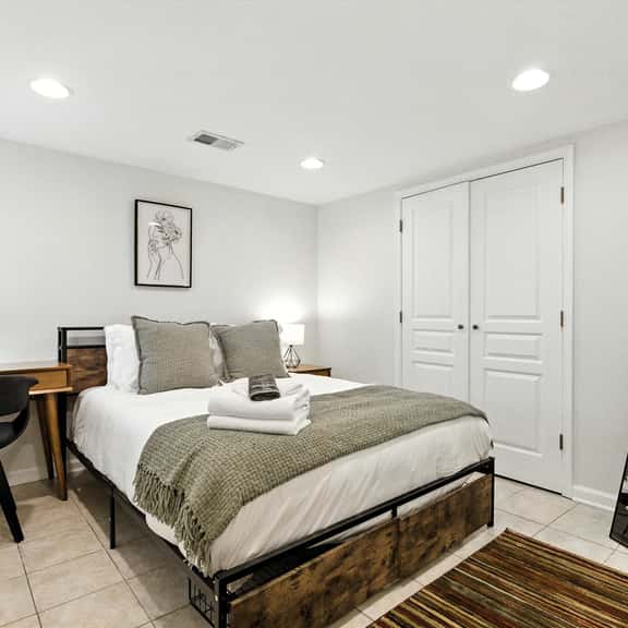 Cozy 2BR Flat - Walk to METRO Union Market - Image 1