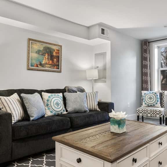 Fantastic 1-BR in the Heart of Capitol Hill - Image 1