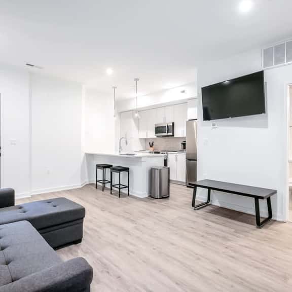 1-BR Retreat in Hill East / Lincoln Park + METRO - Image 1