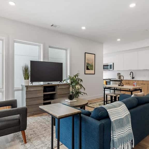 NoMa Convenience, 2-BR Near Metro, Union Market - Image 1