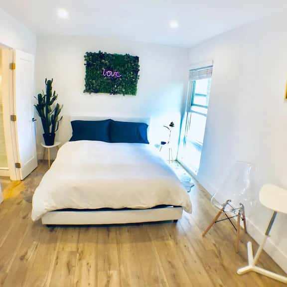 ARTBNB // romantic // SURF // studio // POOL // business // NEW - Image 1