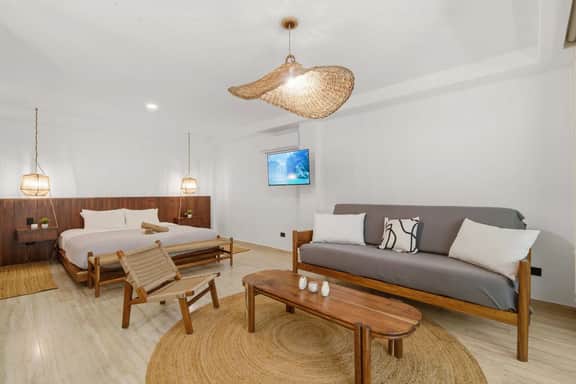 Rooftop Pool & Gym walkable studio full equipped - Image 2
