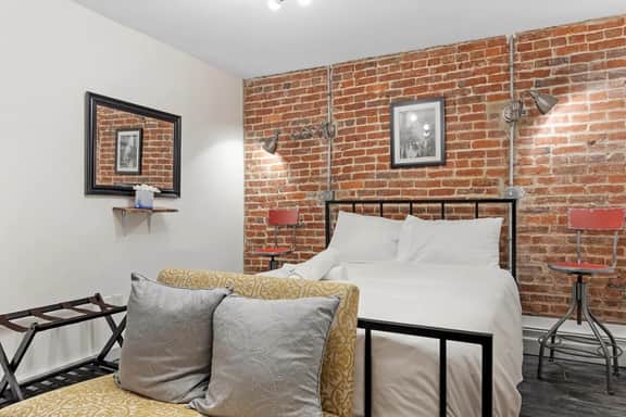 Cheery Flat in Adams Morgan - Mt Pleasant - Image 3