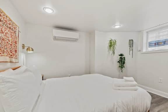 Garden-Level 2-BR Apt in Historic Petworth Home - Image 5
