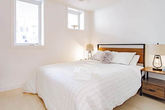 Bright & Cozy 1-BR Alcove in Bloomingdale - Image 3
