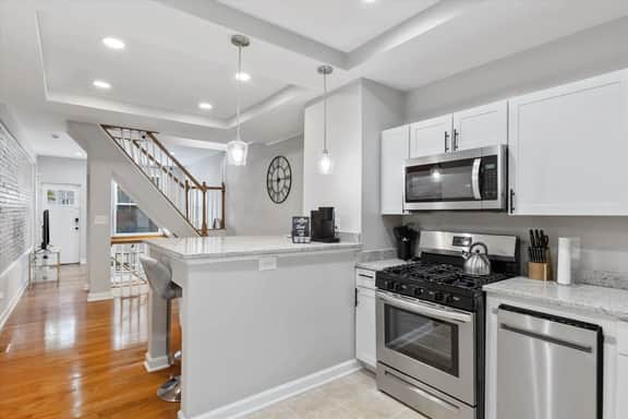 Charm City Homestay in Washington Village - Image 4
