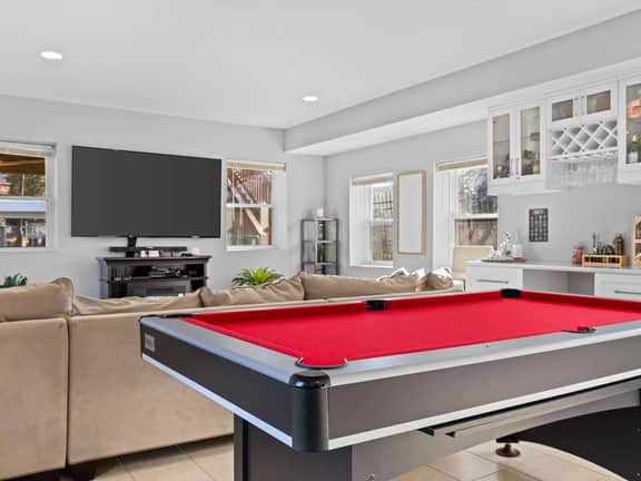 Sunny City Accommodations - Close to METRO and UMD - Image 4