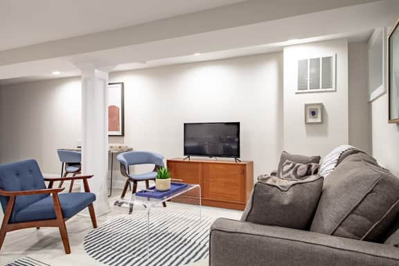 Lux CoHi Cove - Walk to METRO Sub Shopping & More - Image 4