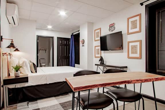 Tiny Space, Huge Charm - Near the White House - Image 3