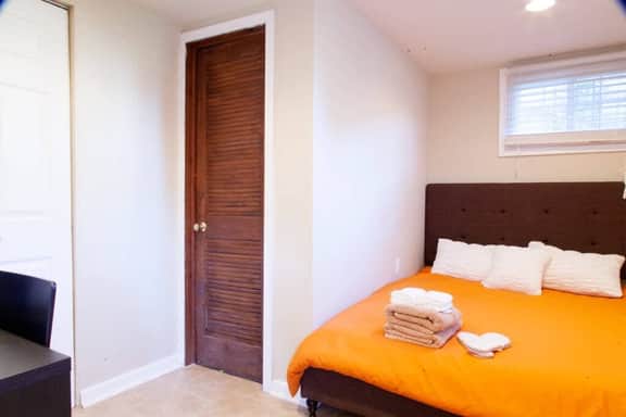 1BR Oasis near Takoma Metro, Minutes to Capital - Image 5