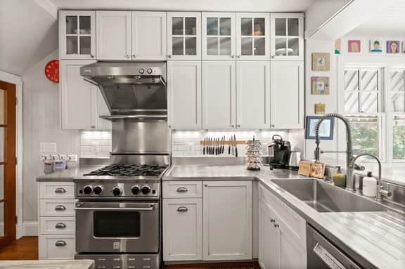 Hill East, Barney Circle 2-BR, Walk to METRO Stop - Image 3