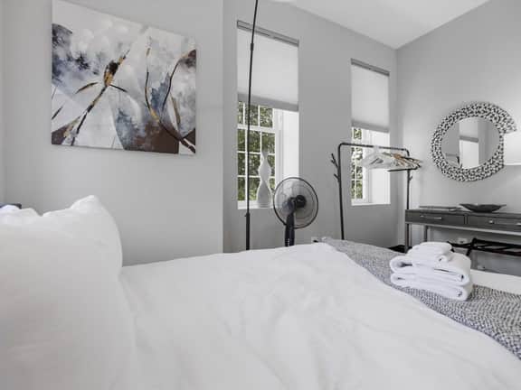 Stylish 1BR Capitol Hill - Walk to METRO - Image 5