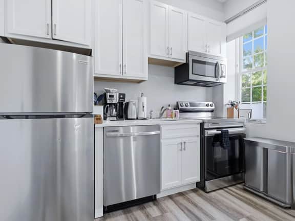 Stylish 1BR Capitol Hill - Walk to METRO - Image 2