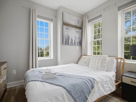 Historic Capitol Hill Apt Near Metro + Laundry - Image 2