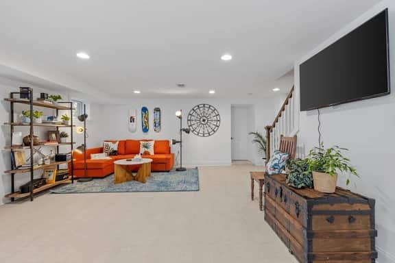 Stone's Throw from Capitol Hill / Free Parking - Image 5
