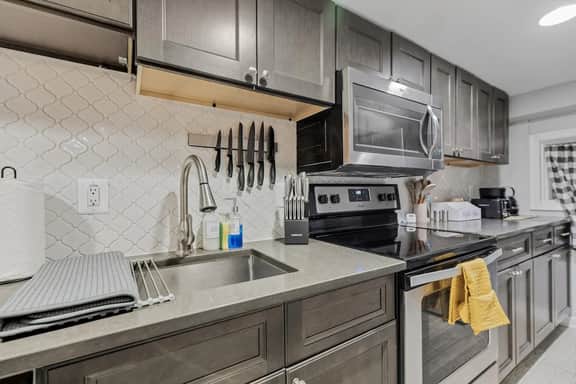 1-BR Pad in the Heart of Petworth - Walk to METRO - Image 5