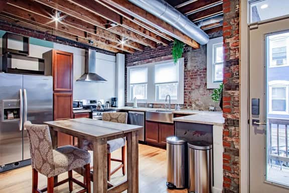 Spacious 3-Bedroom DC Townhome with Private Entrance and Parking near Union Market - Image 2