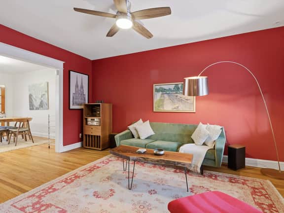 Capitol Hill Convenience, Entire 4-BR Rowhome - Image 2