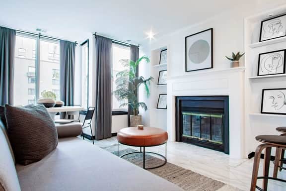 PRIME LOCATION w/ 2 Separate Units - ENTIRE FLOOR, 4-BRs!  Walk to The White House & National Mall - Image 5